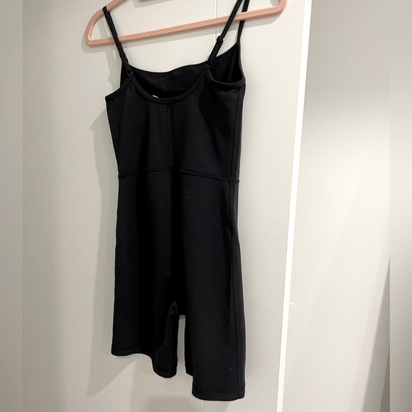 Aritzia Wilfred Free Divinity 7" Romper - Picture 10 of 12